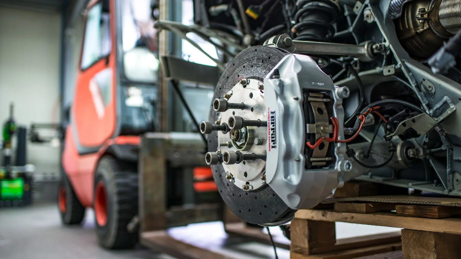 Kupplungspaket eines Automatikgetriebes in der Werkstatt